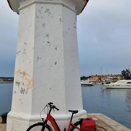 Anima Maris Yacht Botel *