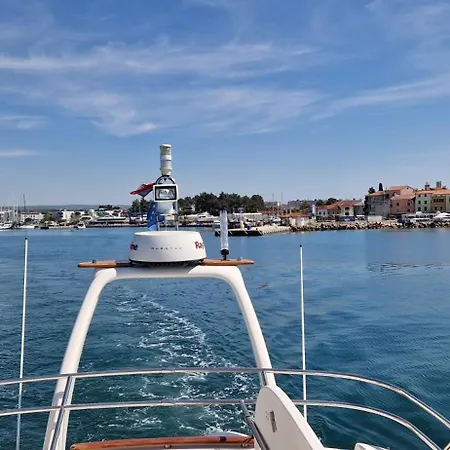 Anima Maris Yacht Botel *