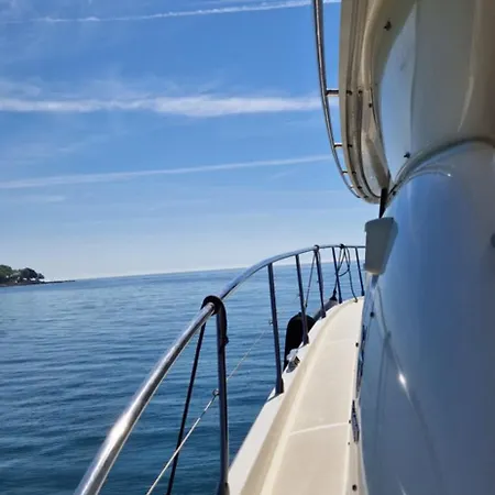 Anima Maris Yacht Hotel na wodzie Umag