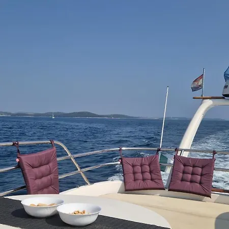 Anima Maris Yacht Bateau-hôtel *