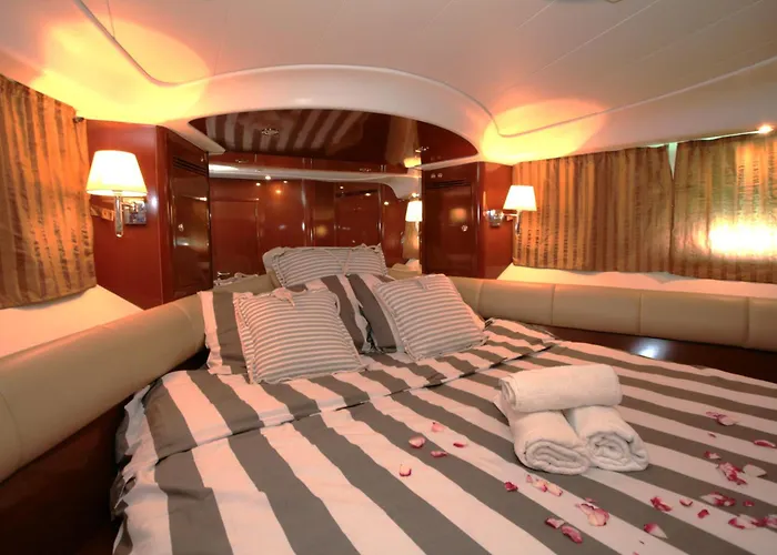 Anima Maris Yacht Hotel na wodzie