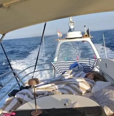 Anima Maris Yacht Hotel na wodzie *